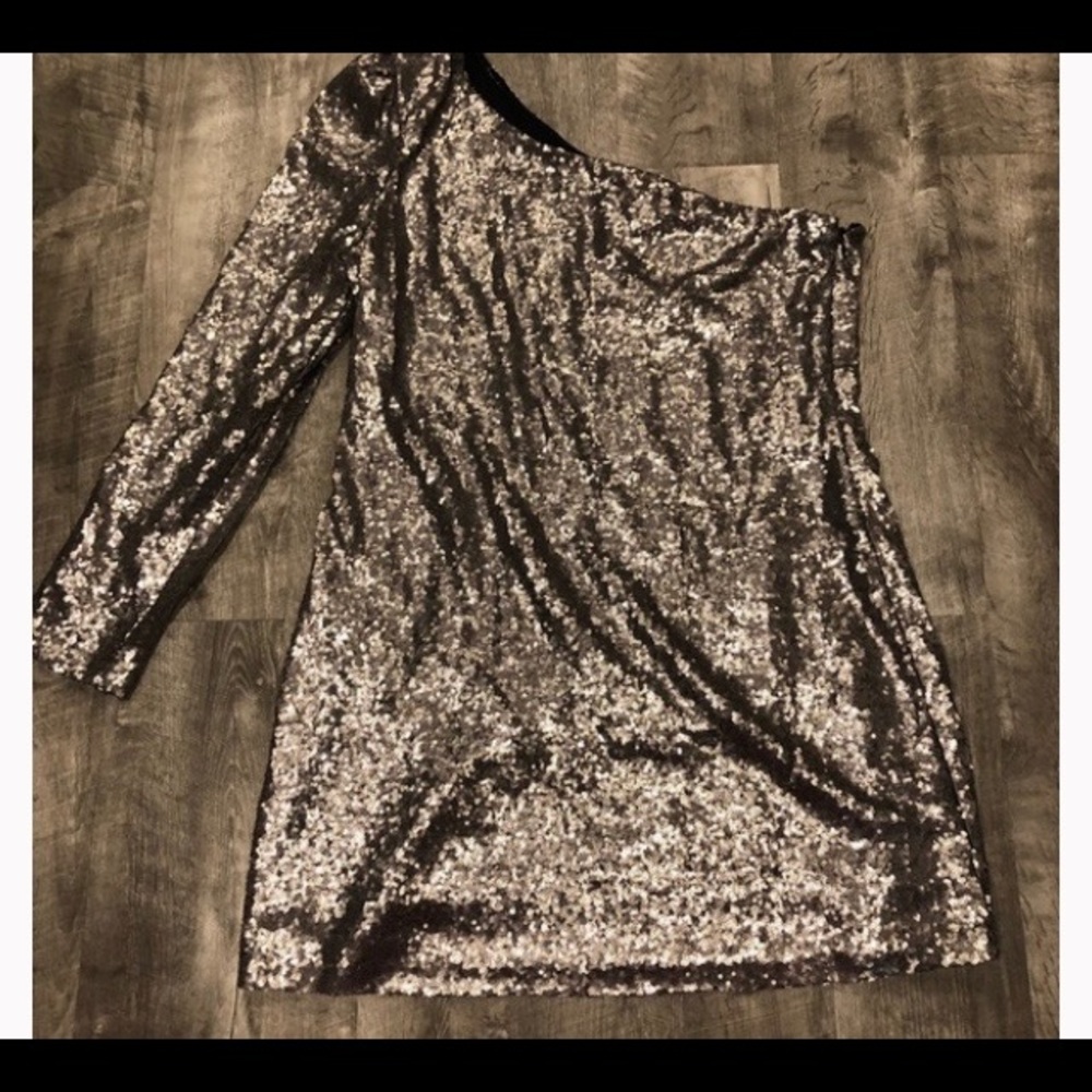 Sequin silver